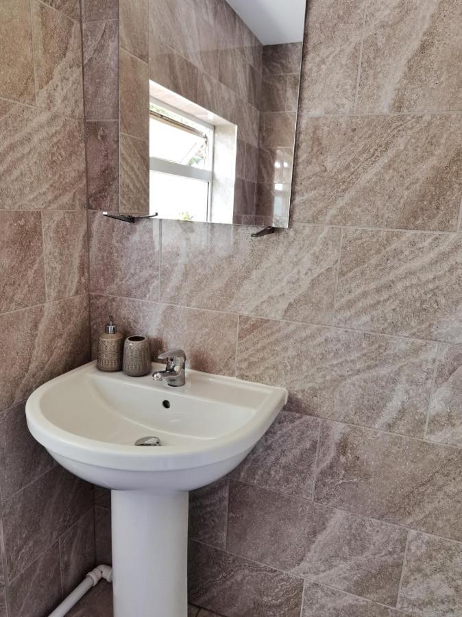 Villa Perry Road, Beautiful Large House Available For Guests And Contractors Parking Wifi Nottingham Exterior foto