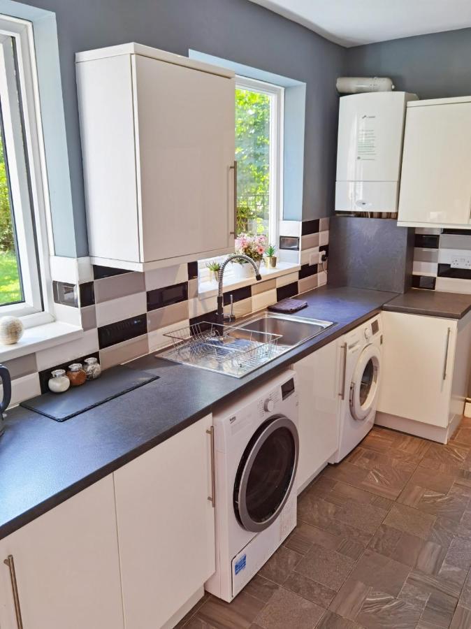 Villa Perry Road, Beautiful Large House Available For Guests And Contractors Parking Wifi Nottingham Exterior foto