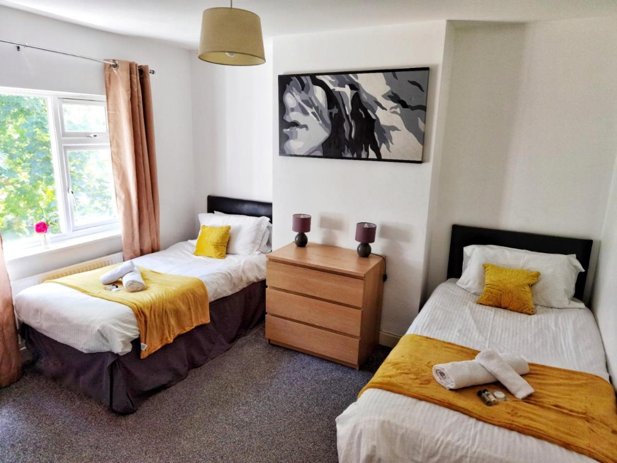 Villa Perry Road, Beautiful Large House Available For Guests And Contractors Parking Wifi Nottingham Exterior foto