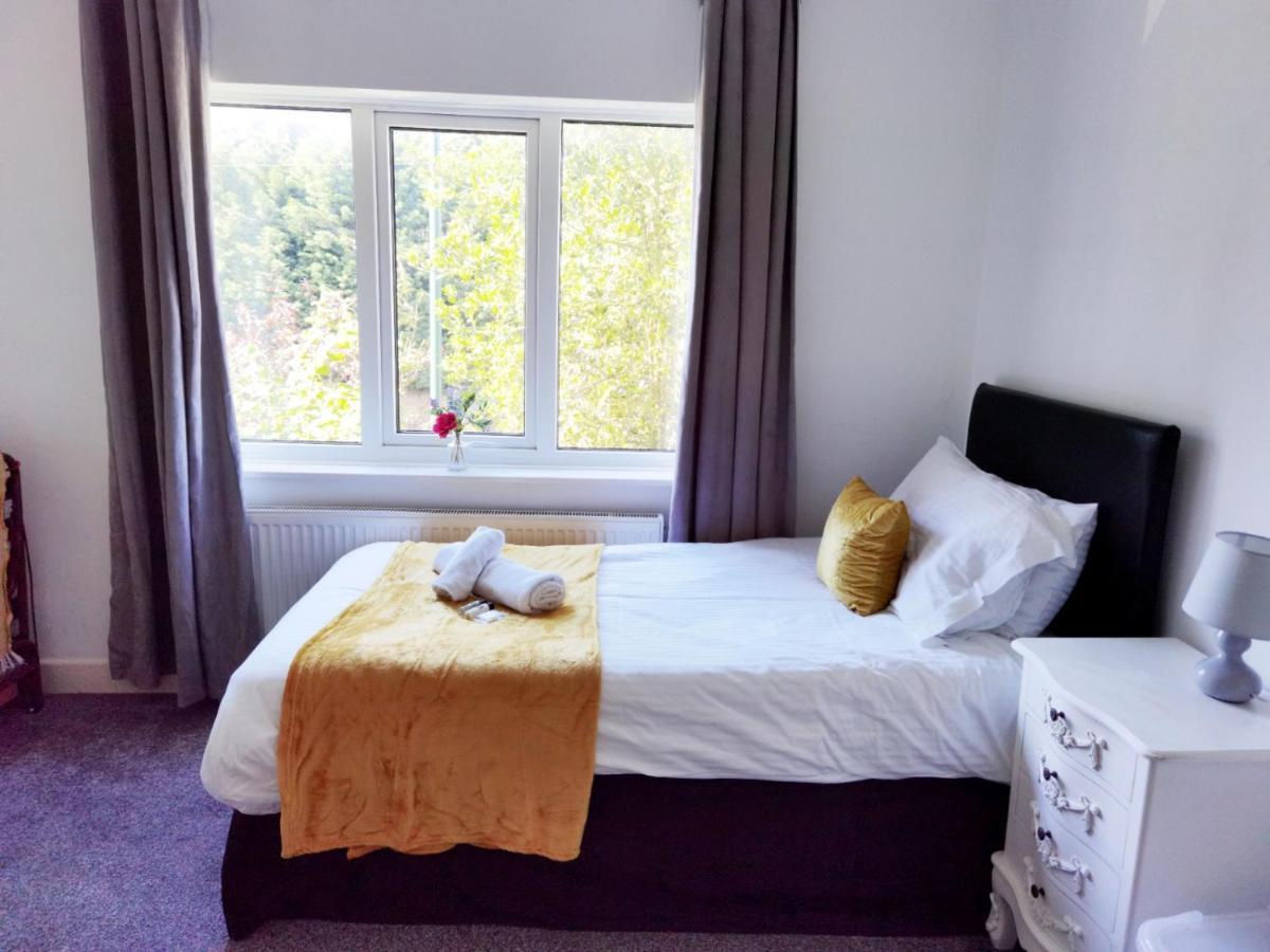 Villa Perry Road, Beautiful Large House Available For Guests And Contractors Parking Wifi Nottingham Exterior foto